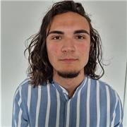 Insegnate di francese, on commence apprend :)